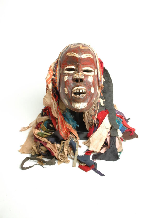 Kungang mask with red face